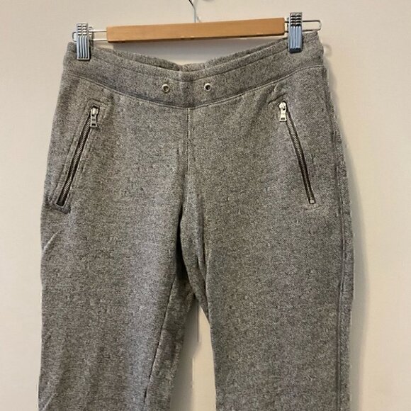 GAP Women's Charcoal Gray  Relaxed Jogger Pants - Picture 2 of 4